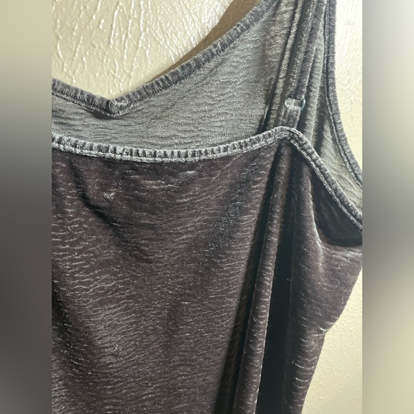 Dark Gray Velevet tank top from Maurice’s - Picture 4 of 4